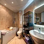 Апартамент Stylish Sea View 3 Min To Balcony & Comfort *