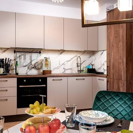Апартамент Stylish Sea View 3 Min To Balcony & Comfort