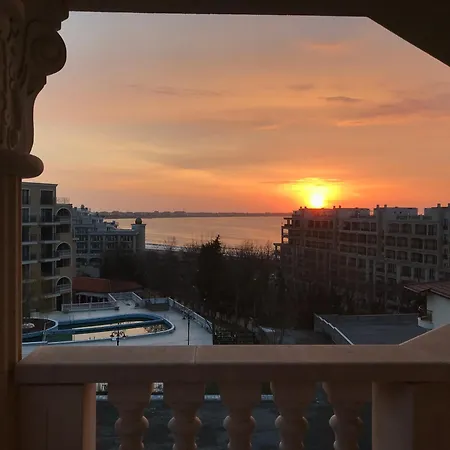 Апартамент Stylish Sea View 3 Min To Balcony & Comfort
